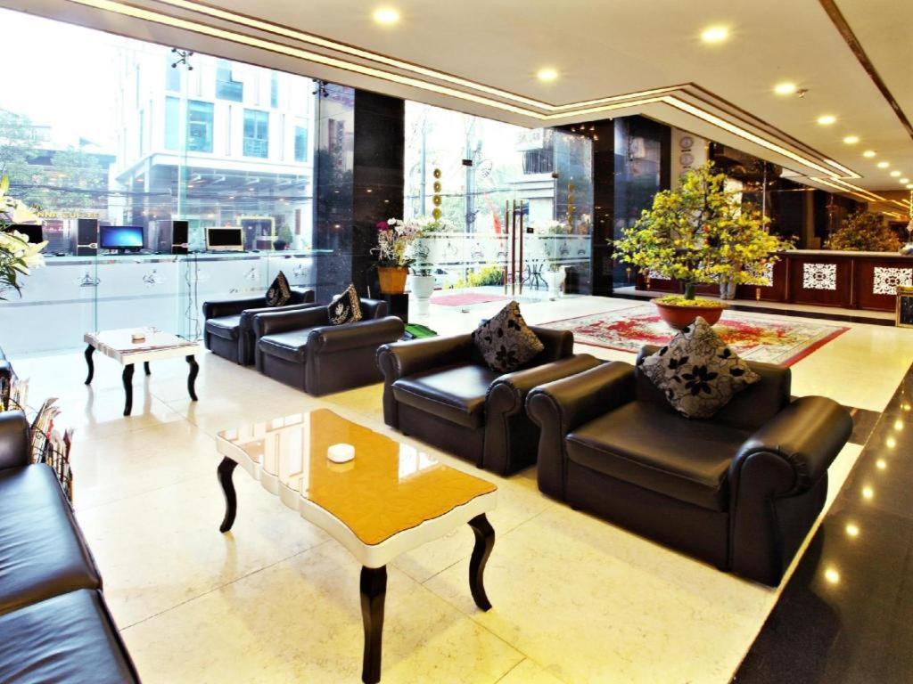 Golden Crown Hotel Saigon Хошимин Екстериор снимка
