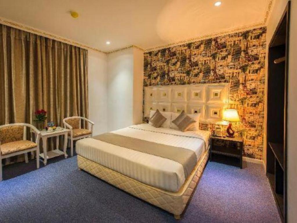 Golden Crown Hotel Saigon Хошимин Екстериор снимка