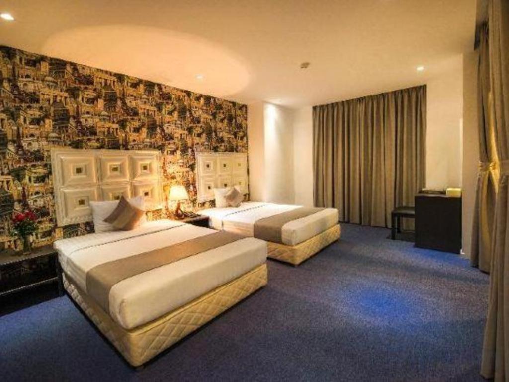 Golden Crown Hotel Saigon Хошимин Екстериор снимка
