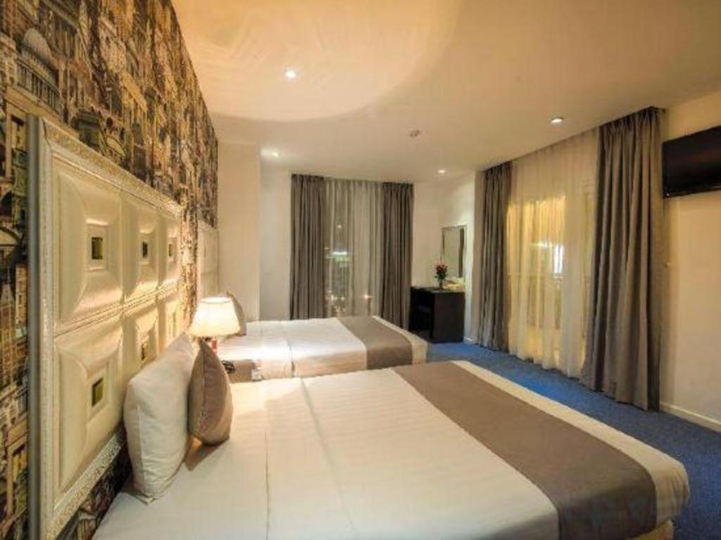 Golden Crown Hotel Saigon Хошимин Екстериор снимка