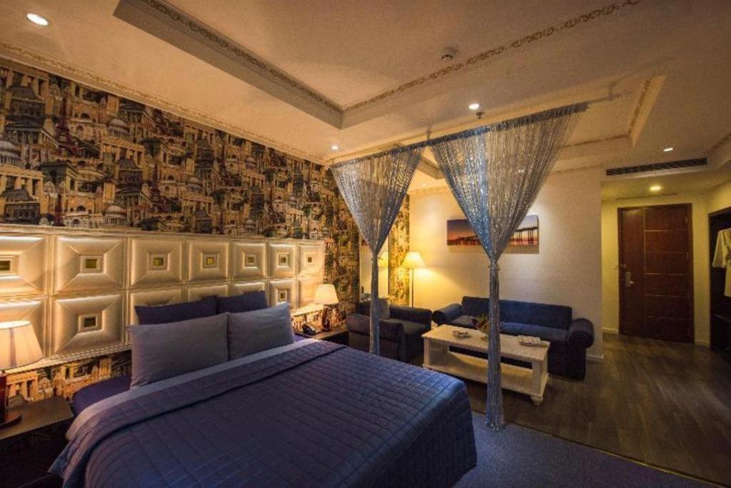 Golden Crown Hotel Saigon Хошимин Екстериор снимка