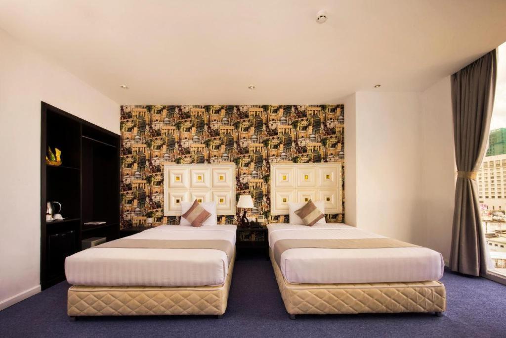 Golden Crown Hotel Saigon Хошимин Екстериор снимка