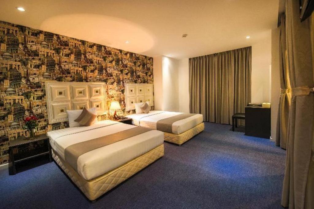 Golden Crown Hotel Saigon Хошимин Екстериор снимка