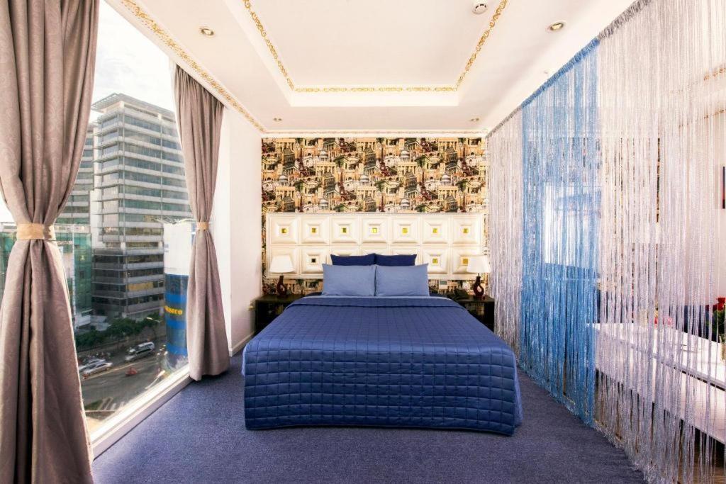 Golden Crown Hotel Saigon Хошимин Екстериор снимка