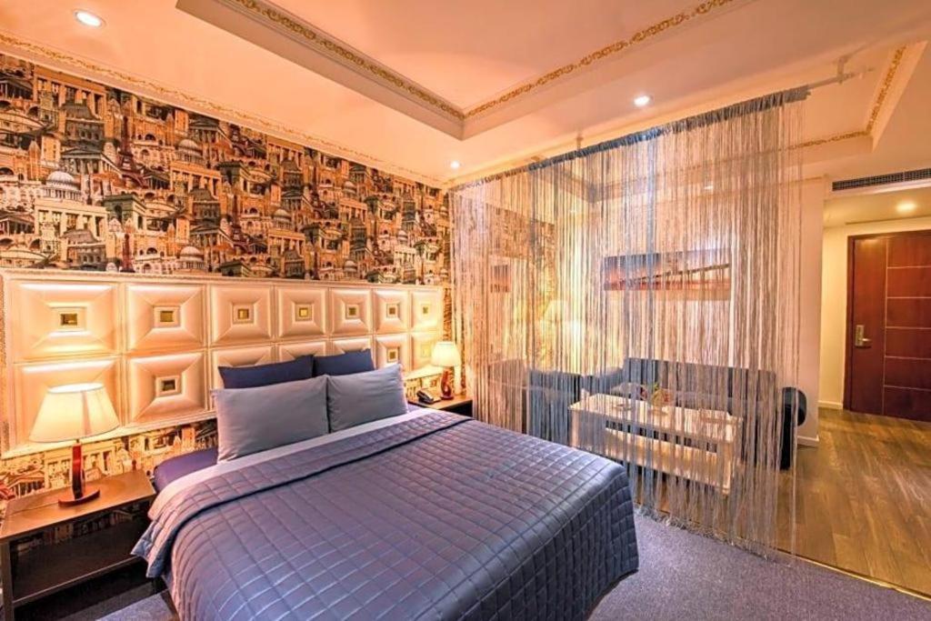 Golden Crown Hotel Saigon Хошимин Екстериор снимка